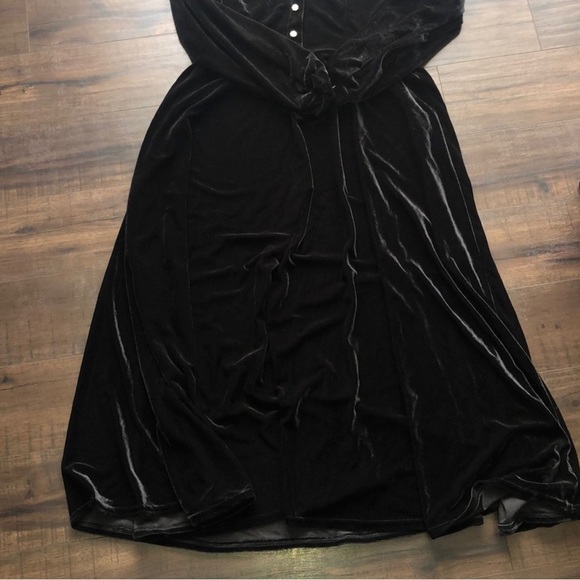 DONWORD Black Velvet Vintage Dress - Picture 5 of 5